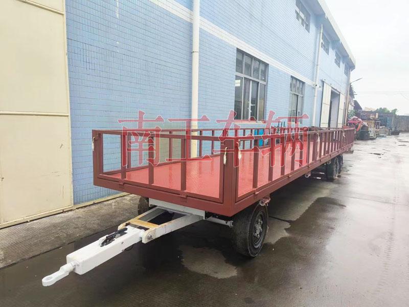 7吨开云·（kaiyun）官方网站牵引工具拖车 带护栏减震刹车功能拖车