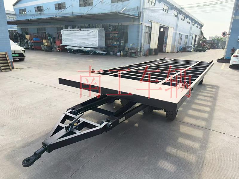 12吨骨架式开云·（kaiyun）官方网站 带角锁刹车全挂车