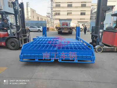 1675303664410121.jpg 非标订制8吨移动式登车桥1I.jpg