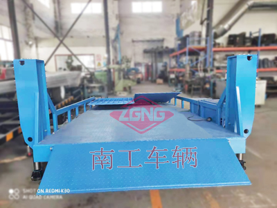 1675303672302851.jpg 非标订制8吨移动式登车桥2I.jpg