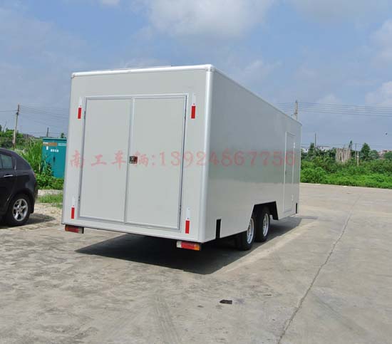 1677304522840740.jpg 箱式LED广告拖车9.jpg