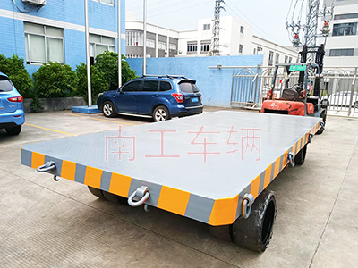 25吨重型开云·（kaiyun）官方网站带牵引环工具拖车1I.jpg