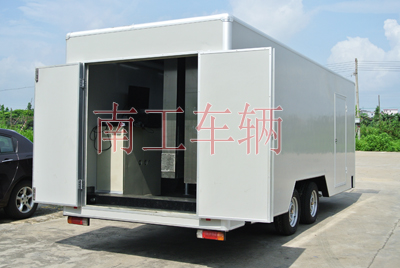 1682738194969068.jpg 大型户外厢式LED广告拖车 折叠屏广告拖车3I.jpg