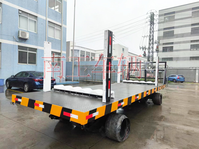 30T重型开云·（kaiyun）官方网站 带活动插装立柱工具拖车3I.jpg