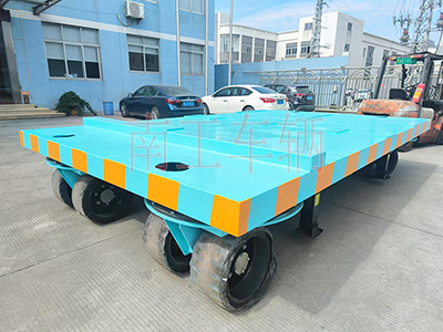 18吨重型开云·（kaiyun）官方网站 四个转盘工具拖车2I.jpg